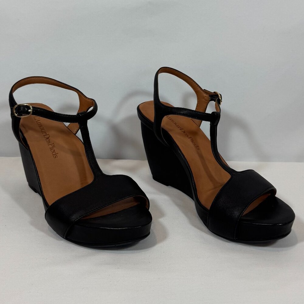 NWOT - L'Amour Des Pieds T-Strap Black Leather Wedge 8M